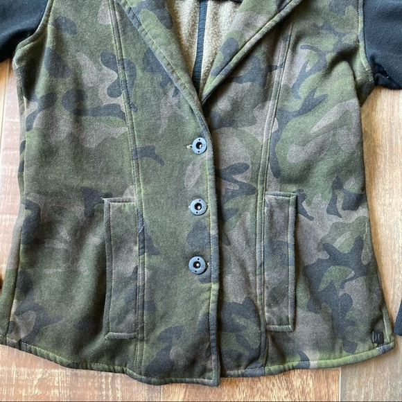 Hurley camo stretch jacket - Picture 3 of 7